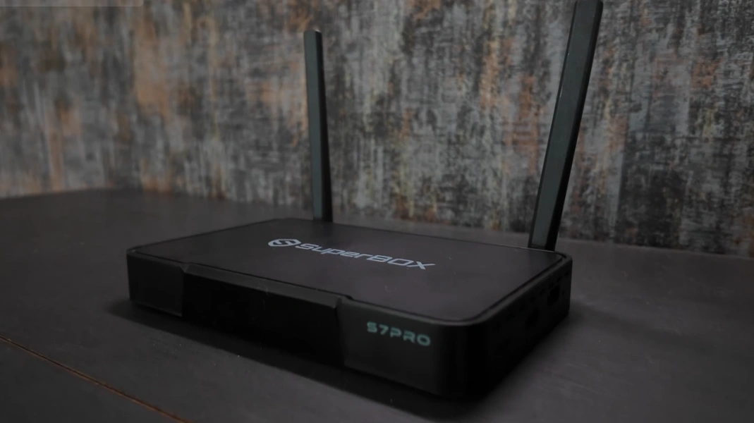TOP 11 "Black Box" Free TV Streaming Devices (2026) 34 3. SuperBox S7 Pro