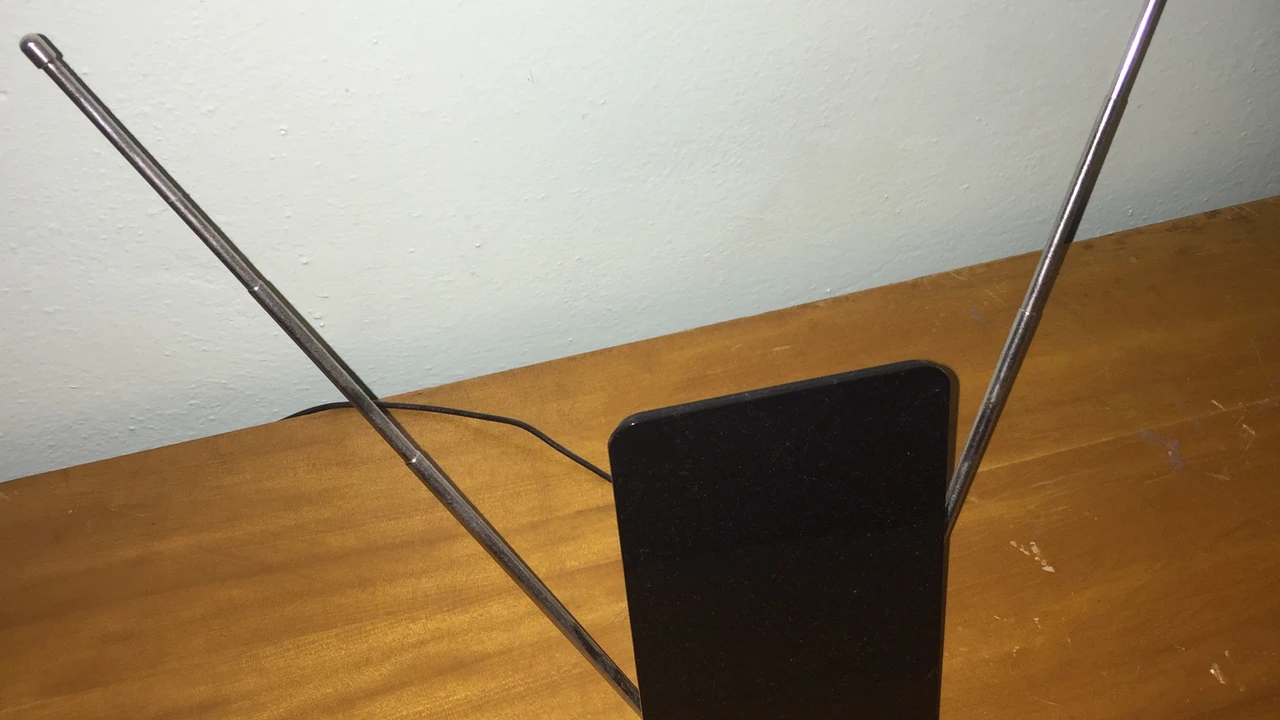 Do I Need an Antenna for a Smart TV Complete Comparison Guide